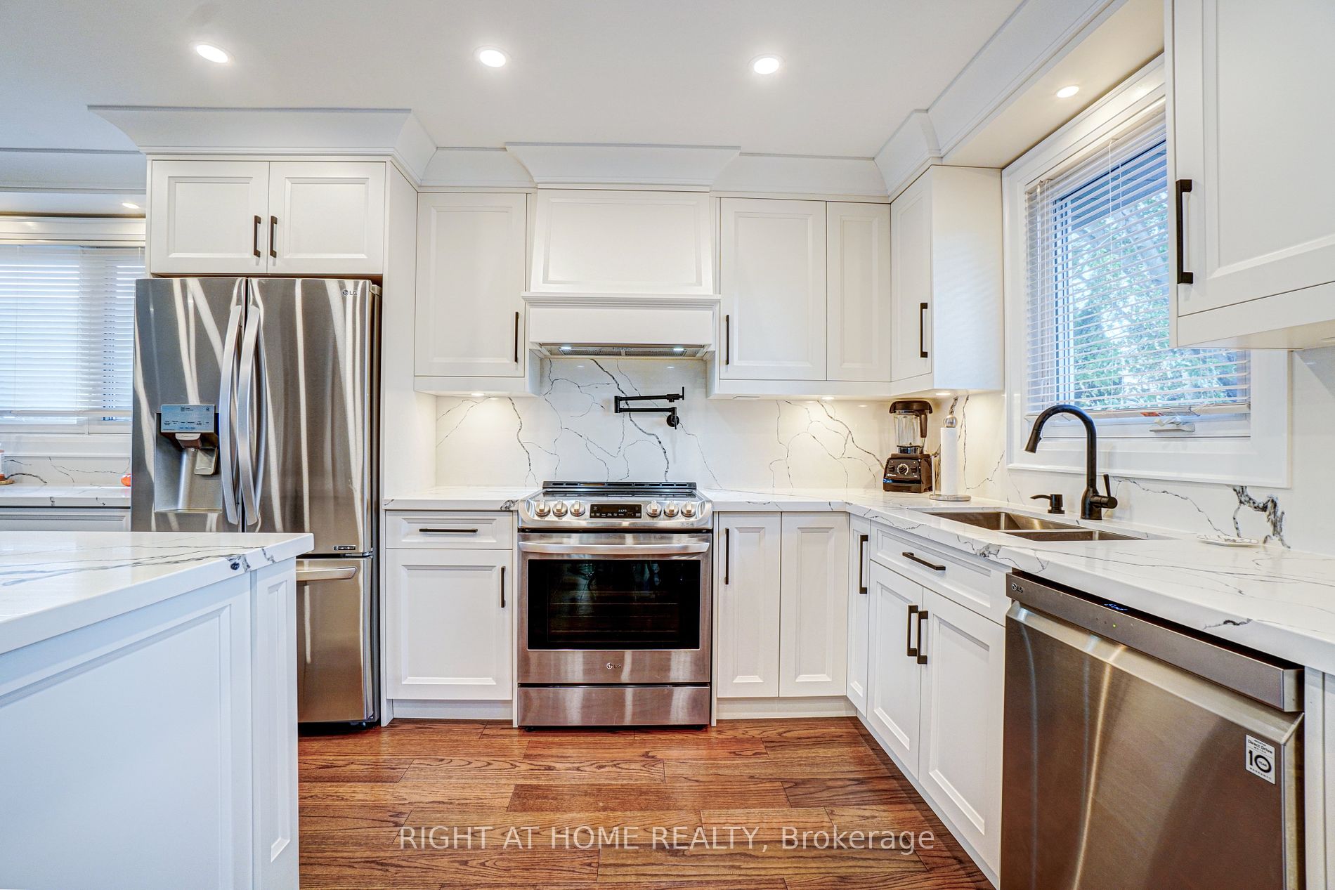 116 Crown Cres