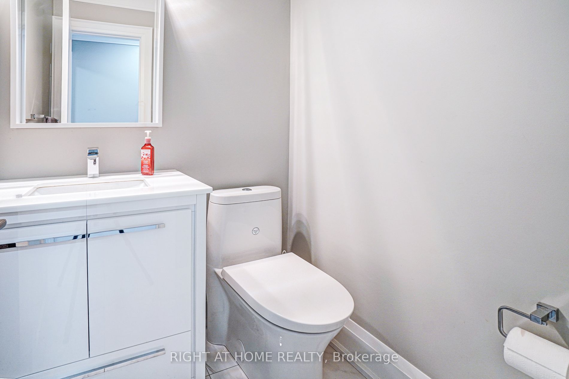 116 Crown Cres