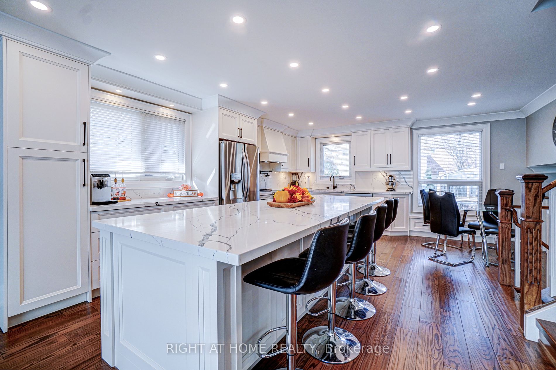 116 Crown Cres