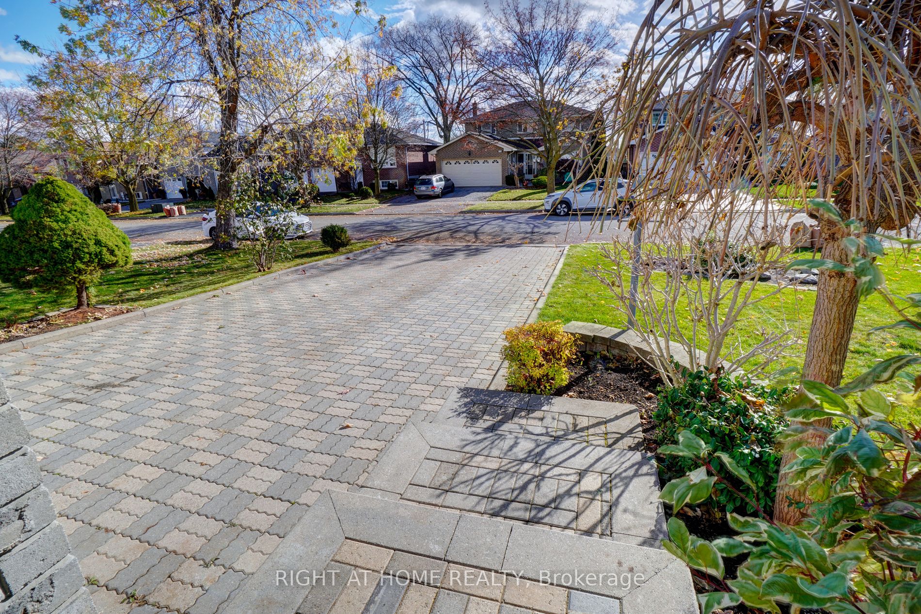 116 Crown Cres