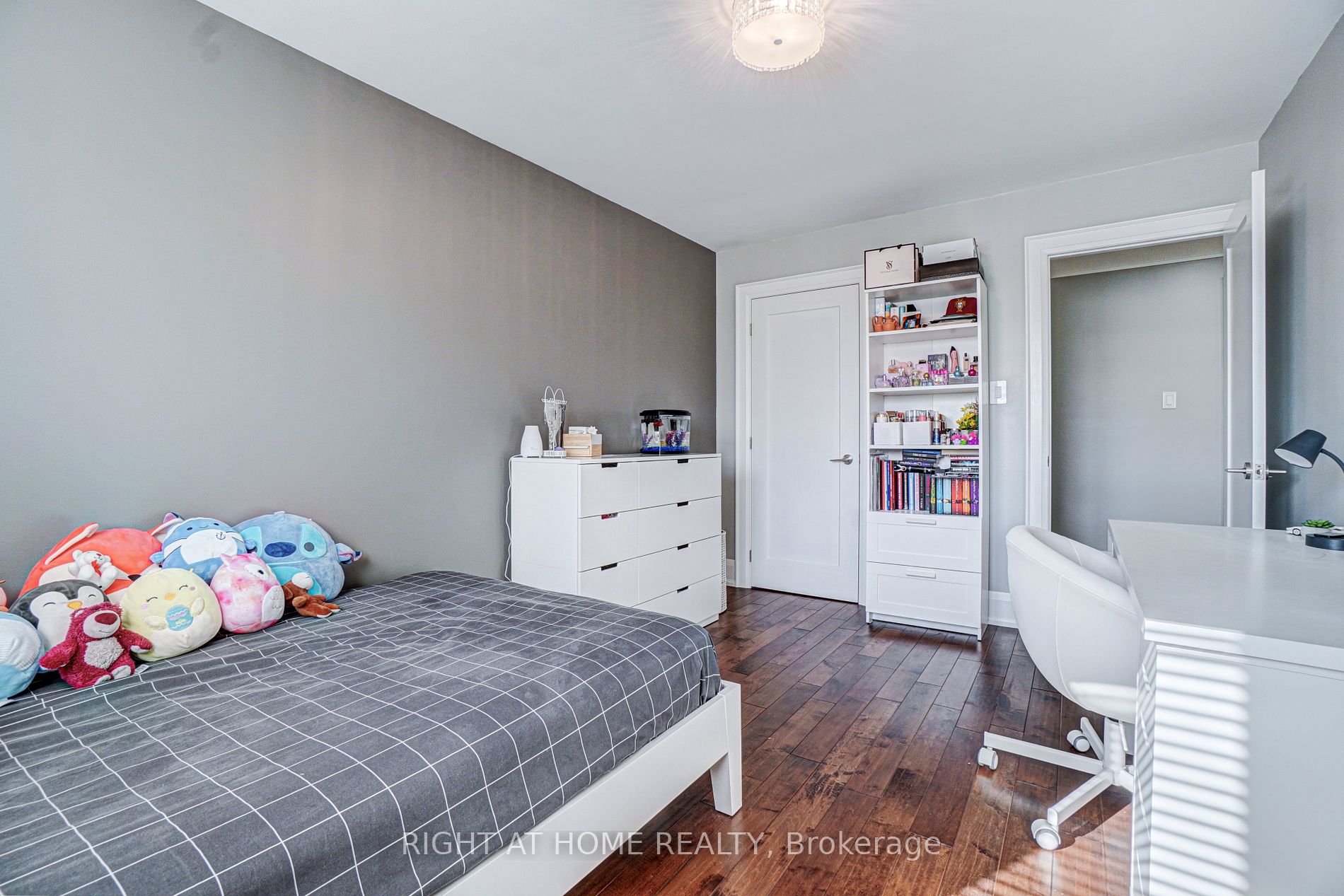 116 Crown Cres