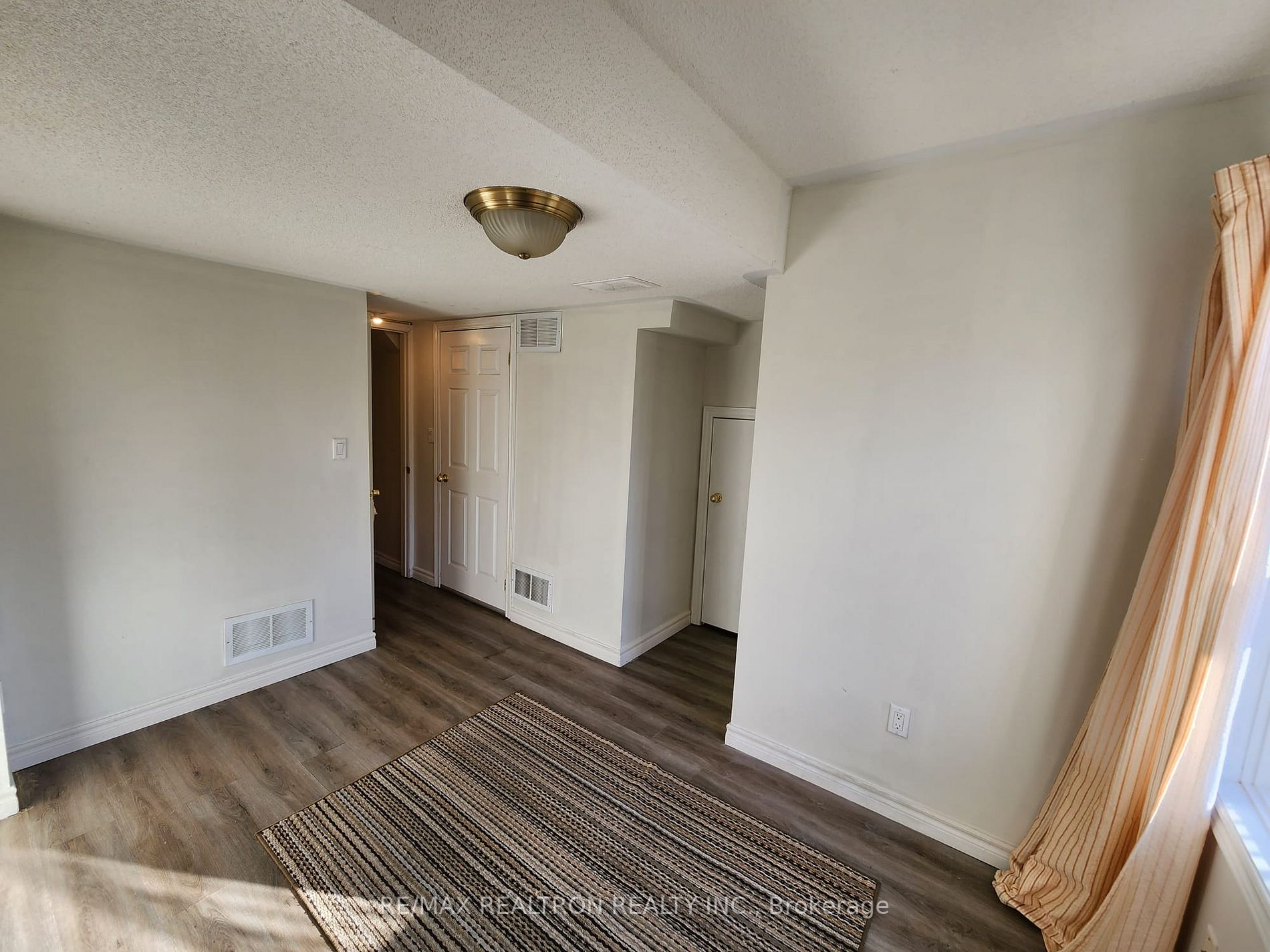 17 Carnation Rd