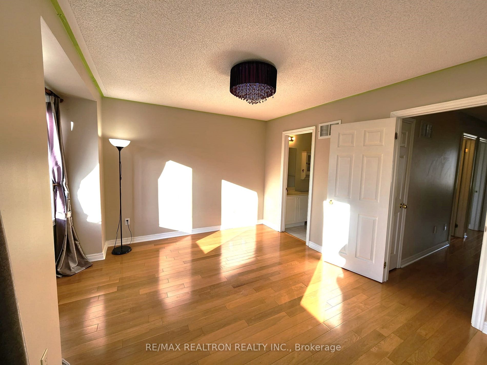 17 Carnation Rd
