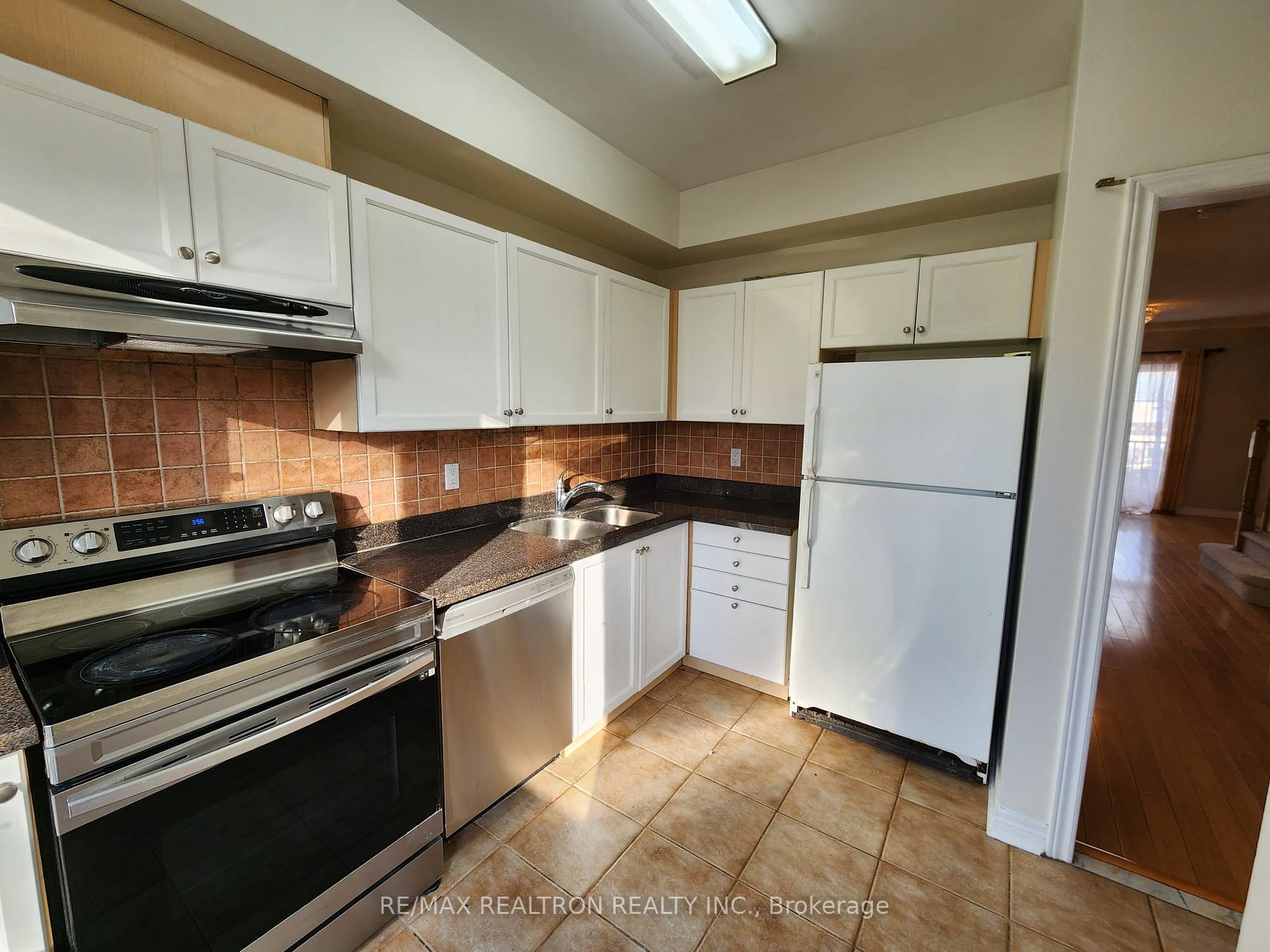 17 Carnation Rd