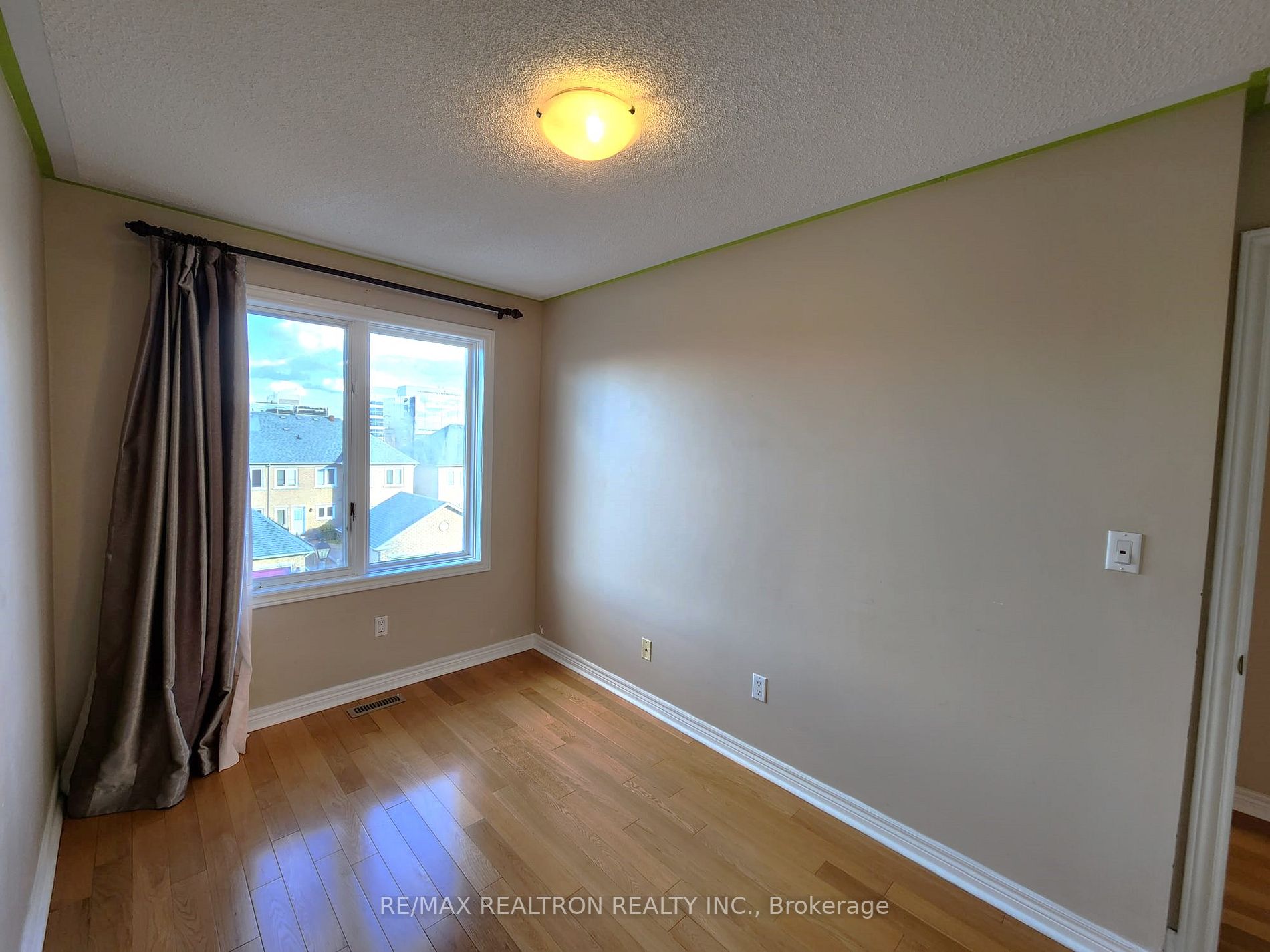 17 Carnation Rd