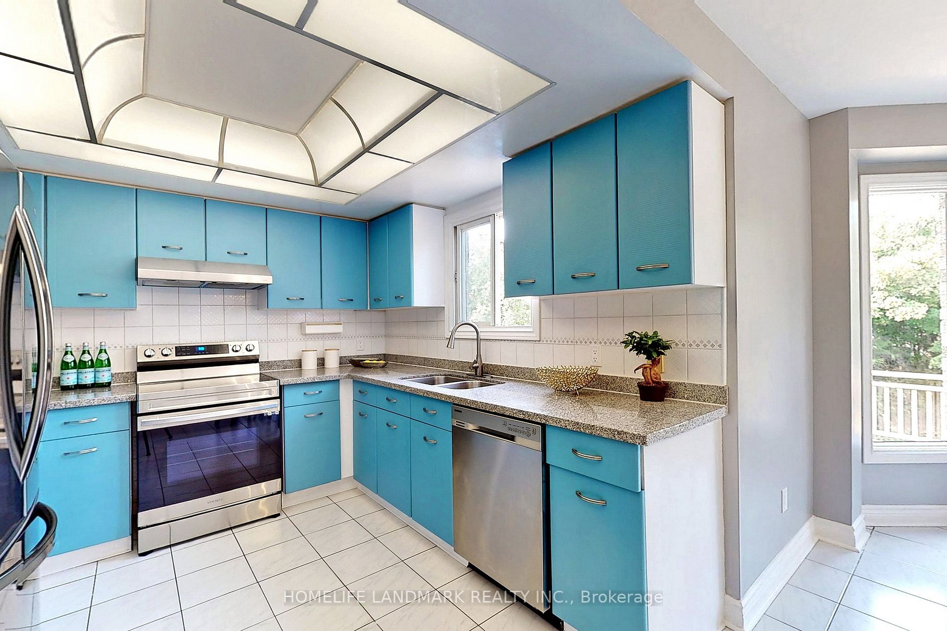 123 Blackmore Ave W