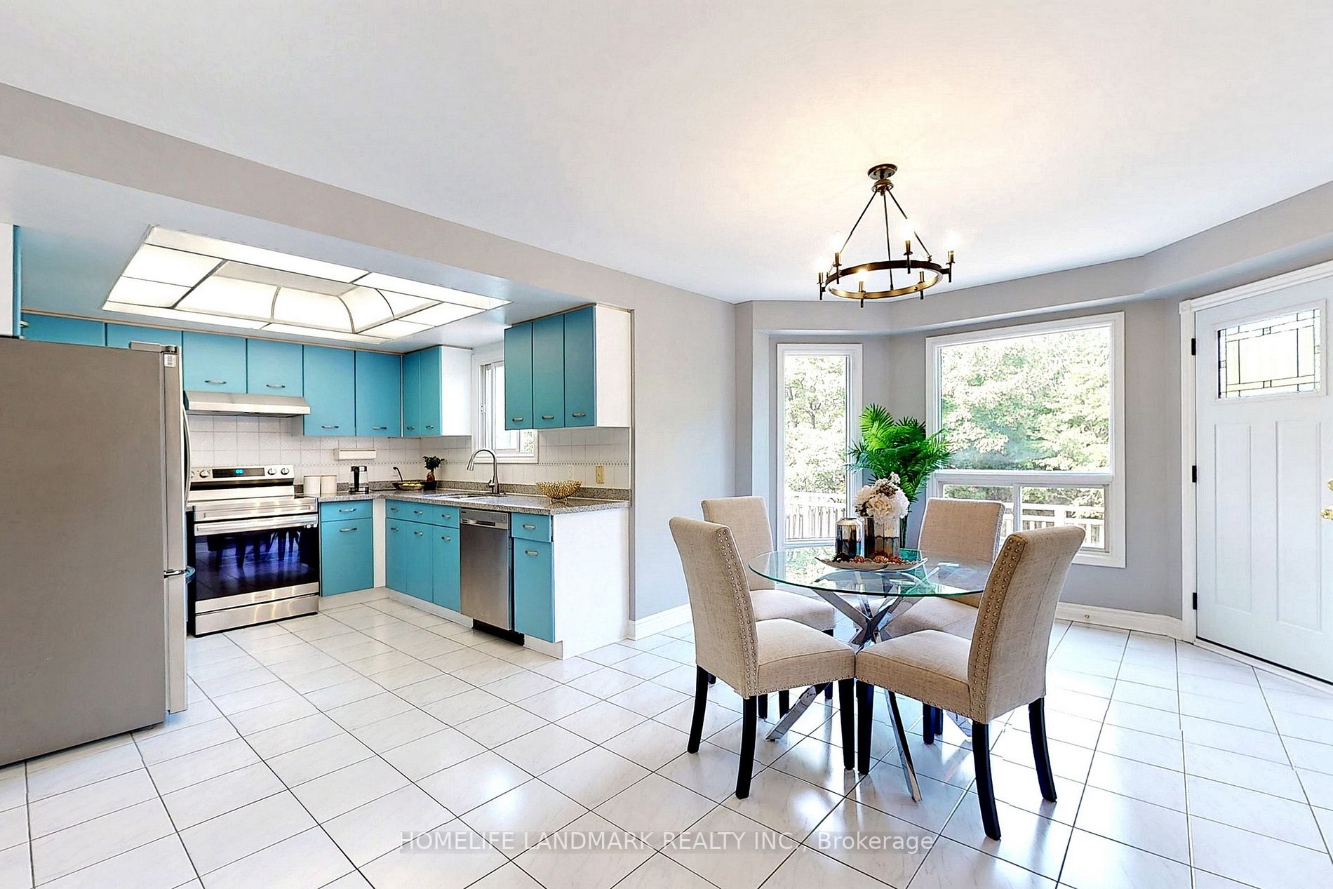 123 Blackmore Ave W