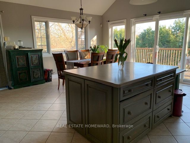 21 Windsor Dr