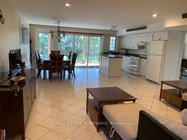 21 Windsor Dr