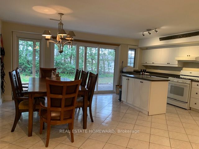 21 Windsor Dr