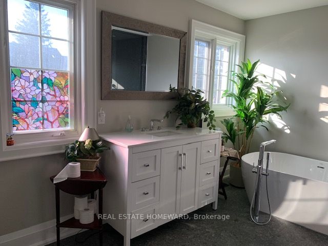 21 Windsor Dr