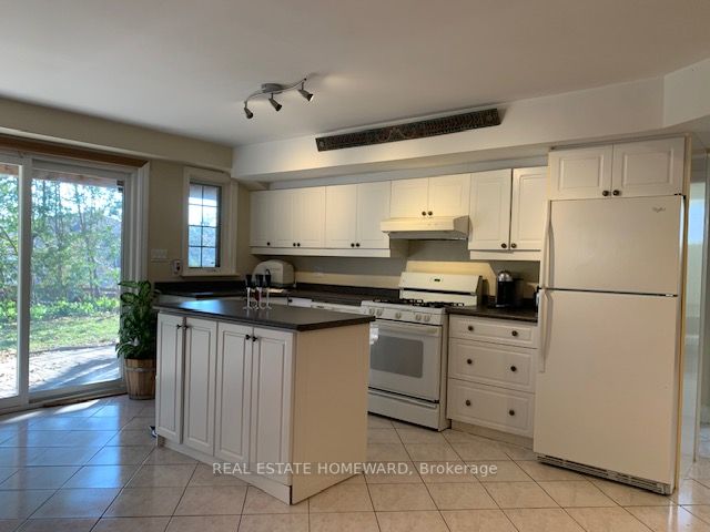 21 Windsor Dr