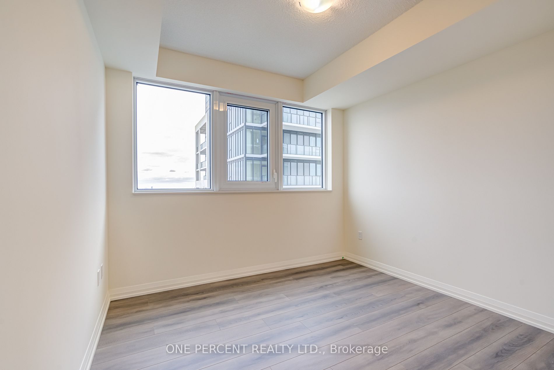 9000 Jane St, #2324