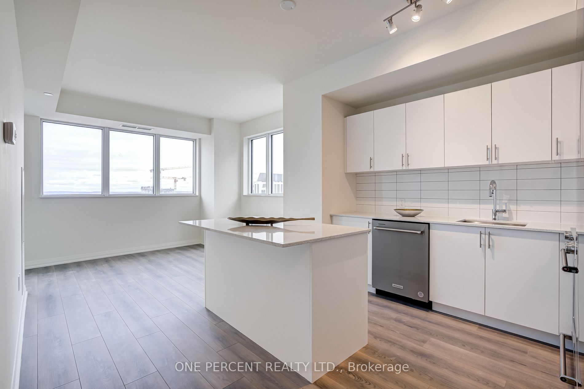 9000 Jane St, #2324