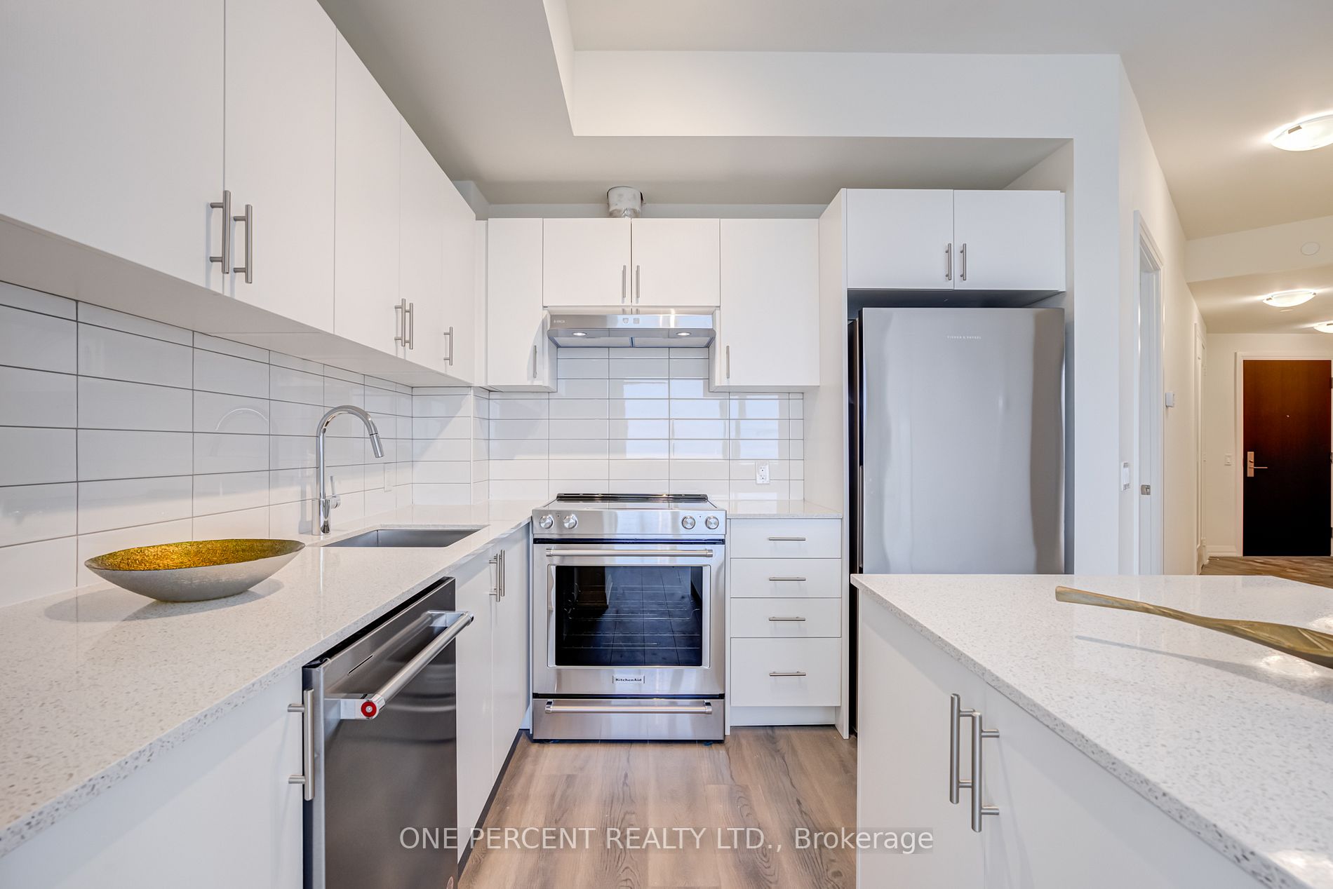 9000 Jane St, #2324