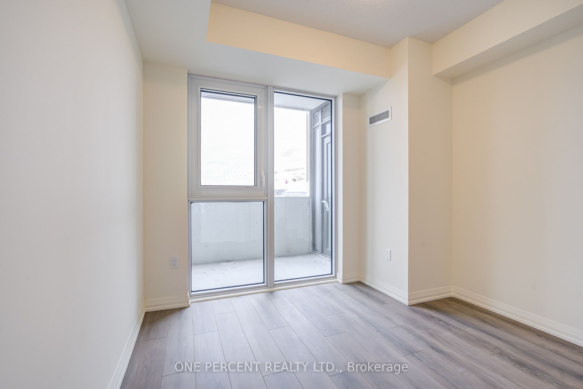 9000 Jane St, #2324