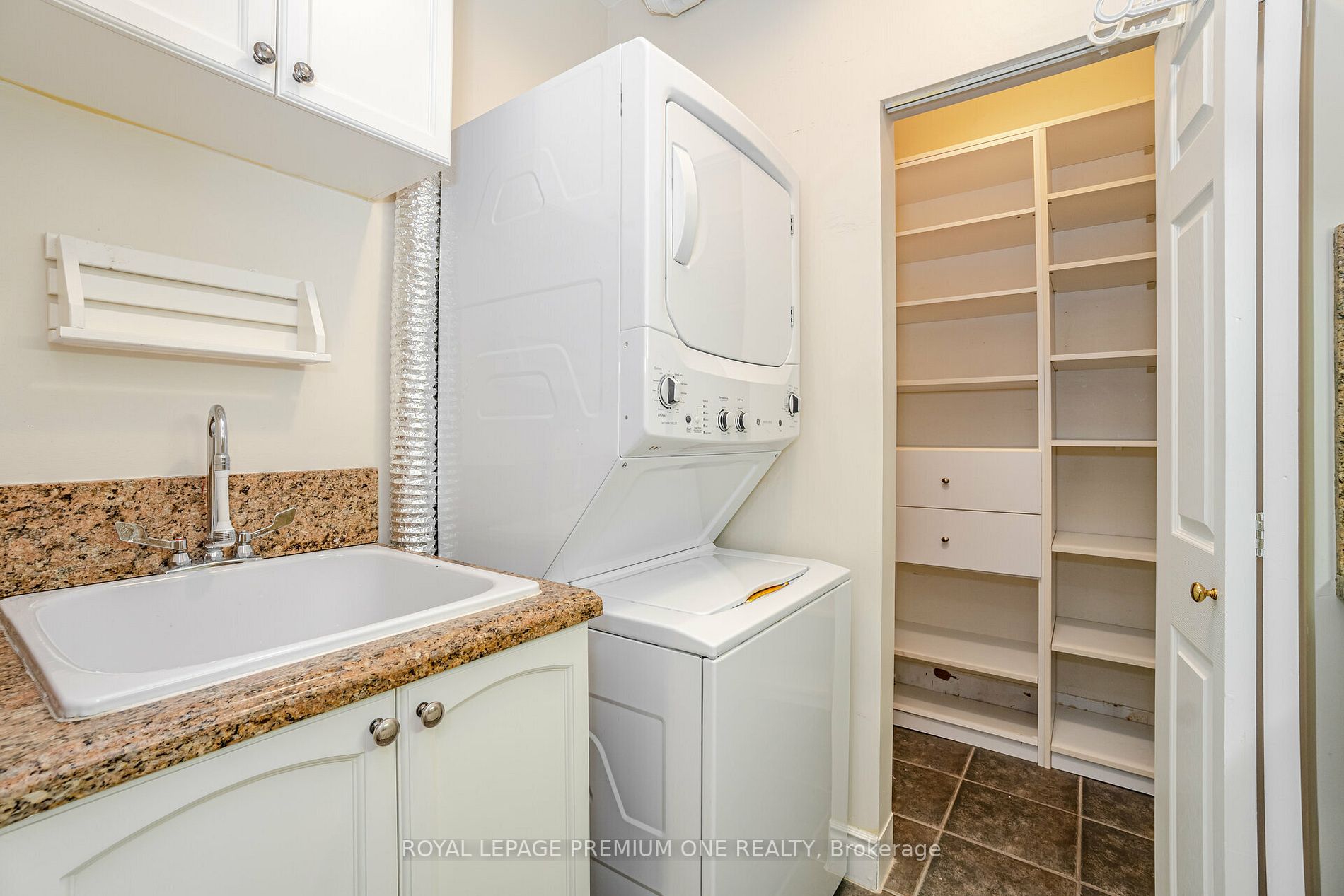 33 Wallace St, #102
