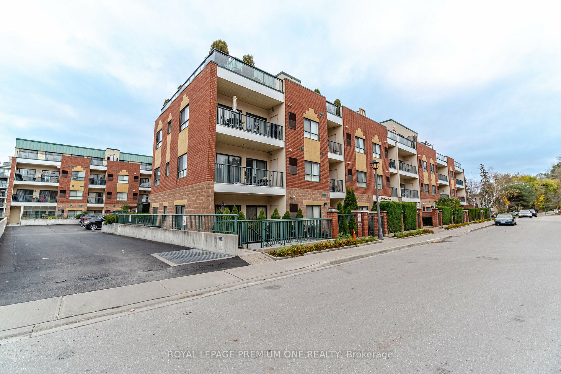 33 Wallace St, #102