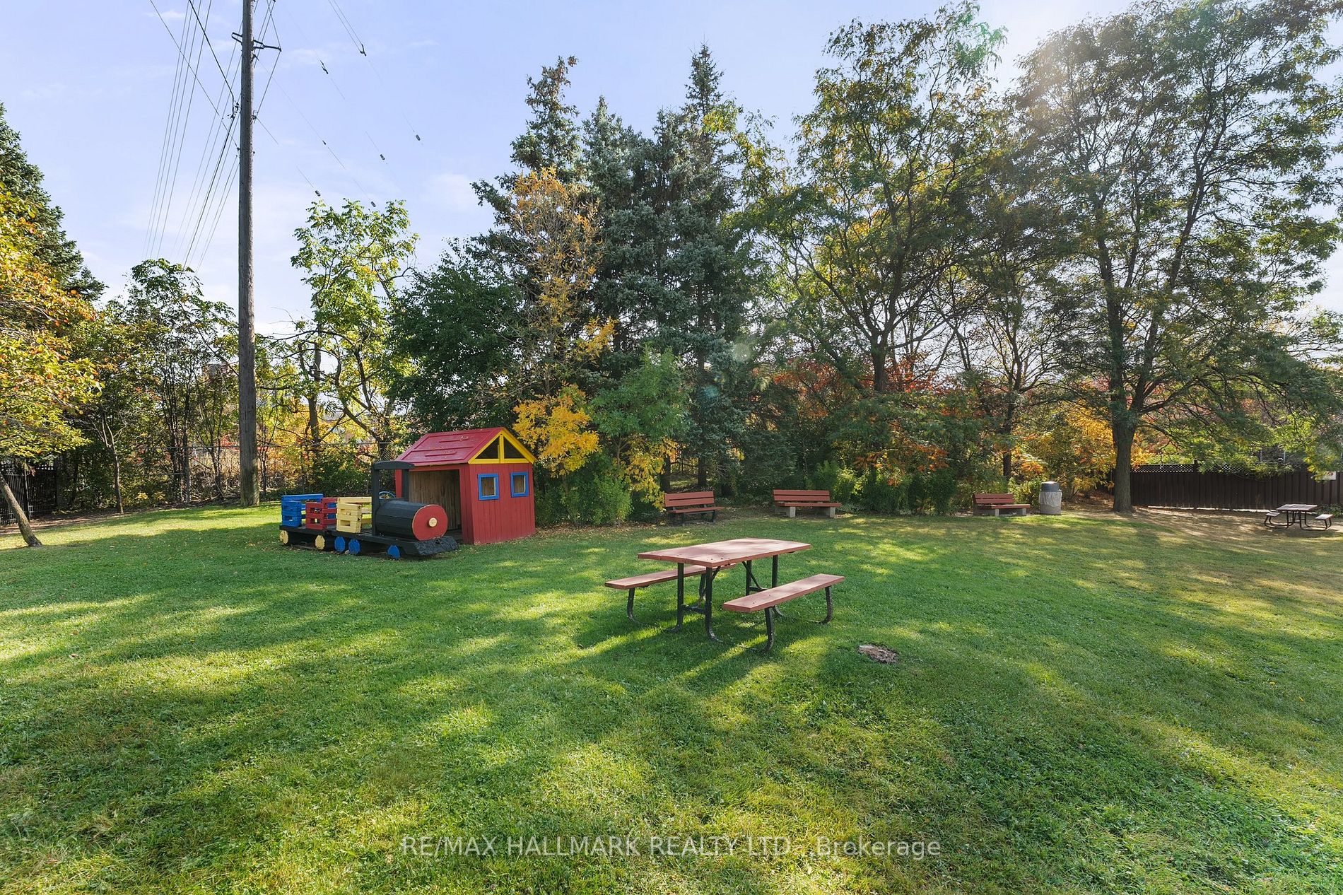 309 Major Mackenzie Dr E, #905