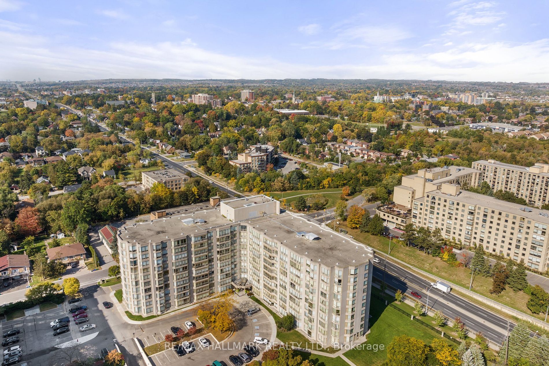 309 Major Mackenzie Dr E, #905