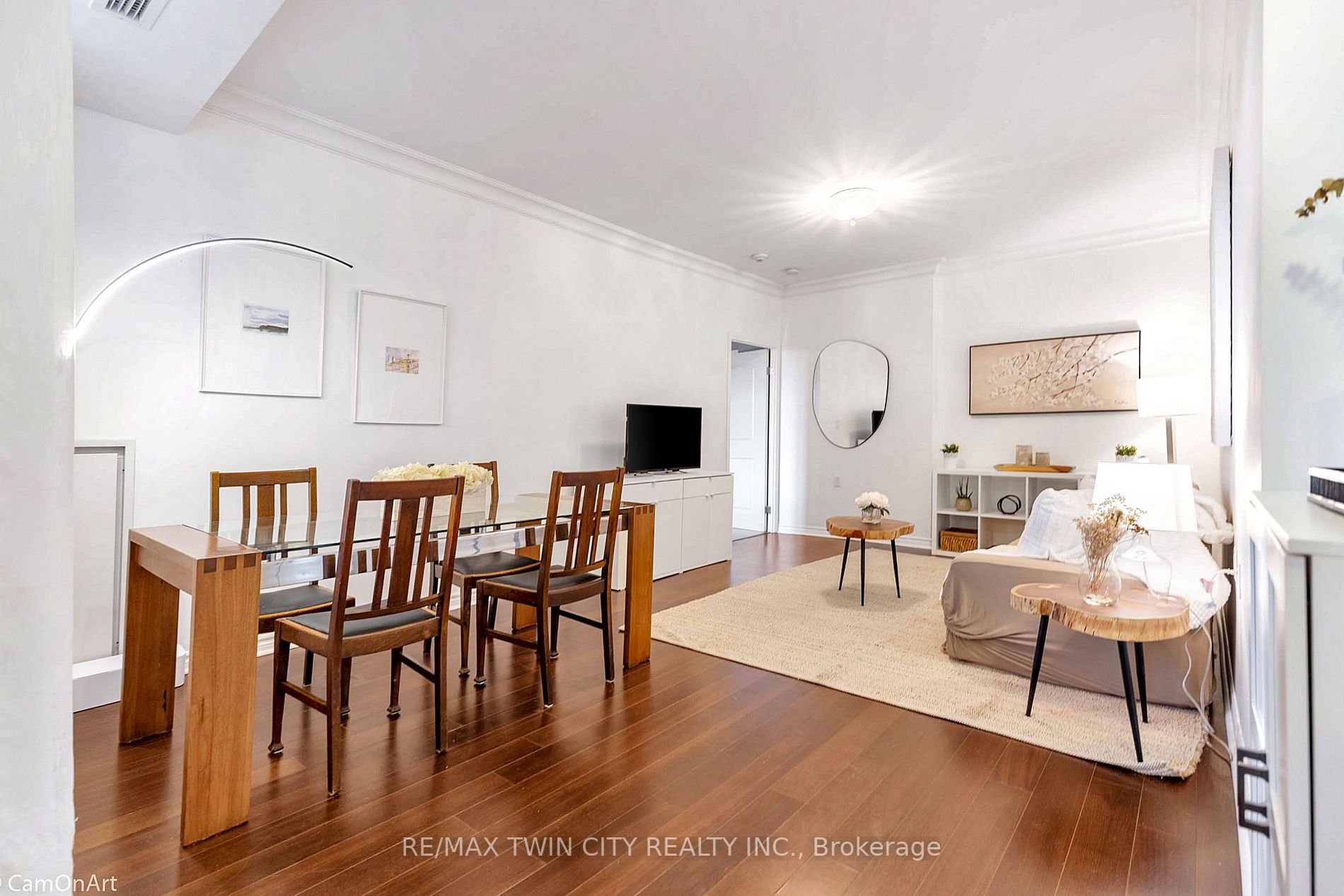 15450 Yonge St, #209