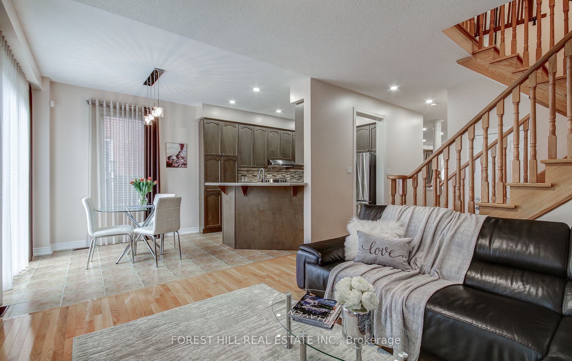 32 Windrow St