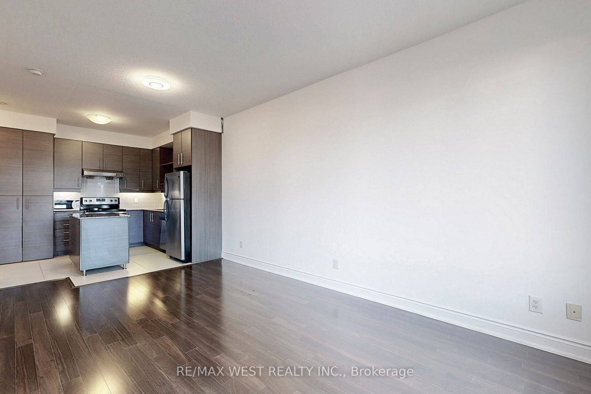 325 South Park Rd, #701