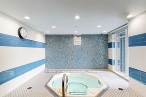 7161 Yonge St, #1527