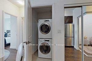 7161 Yonge St, #1527