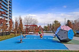 7161 Yonge St, #1527