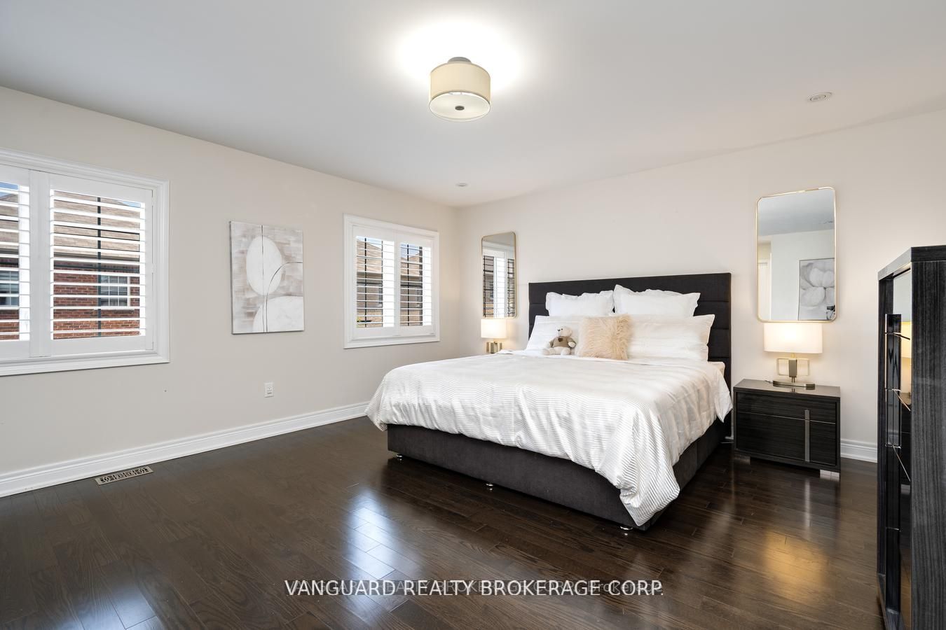 38 Dunrobin Cres