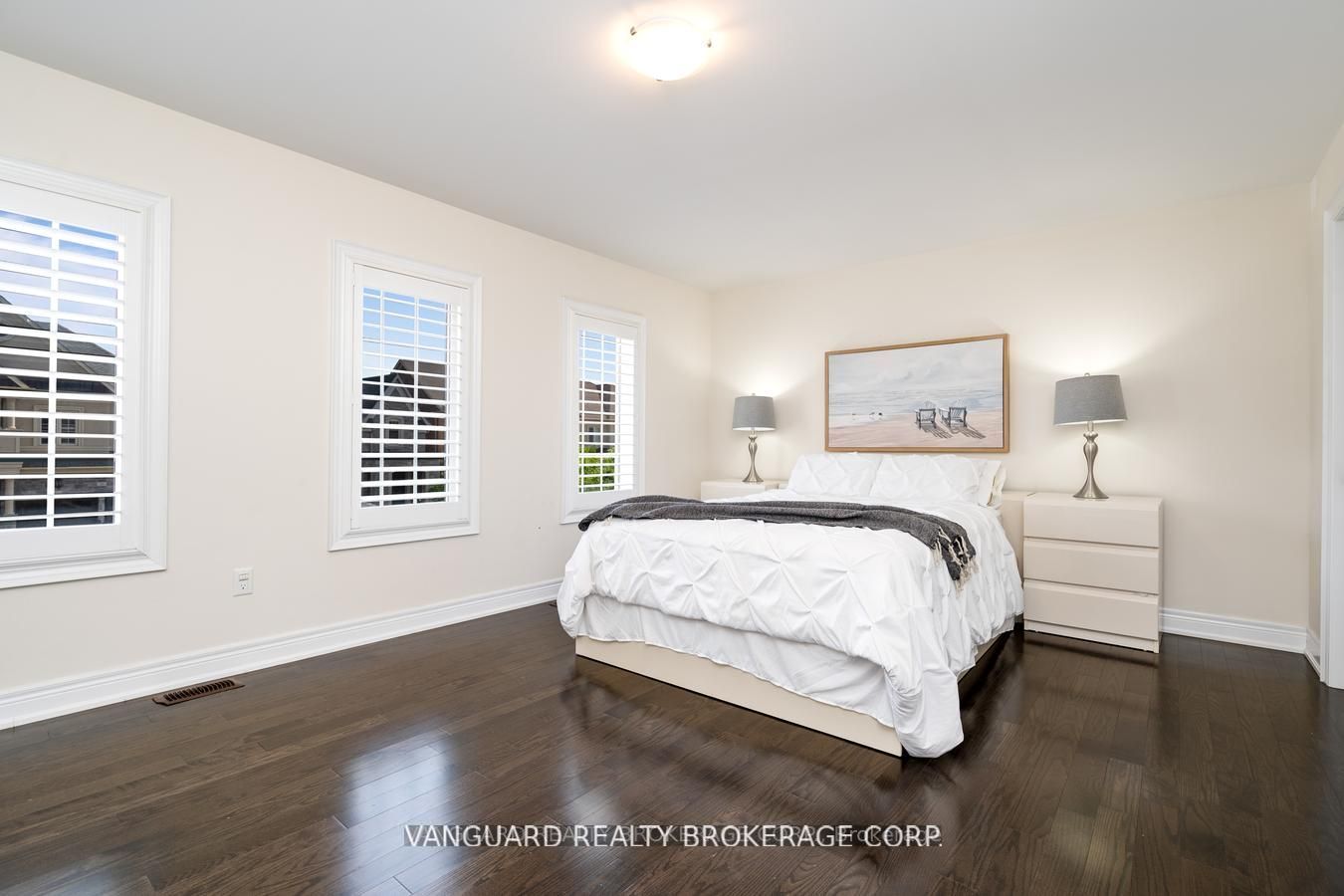 38 Dunrobin Cres