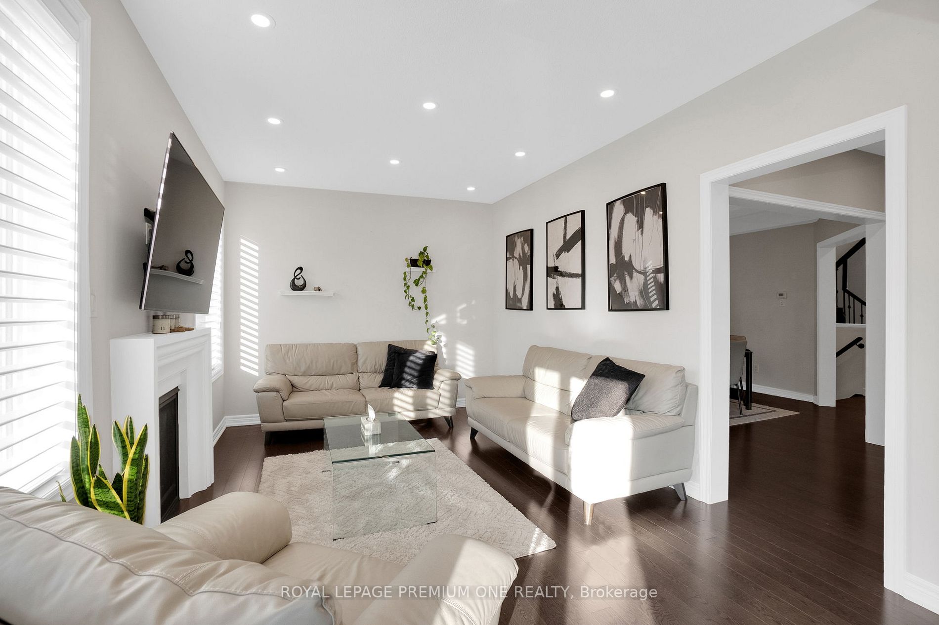 636 Clifford Perry Pl