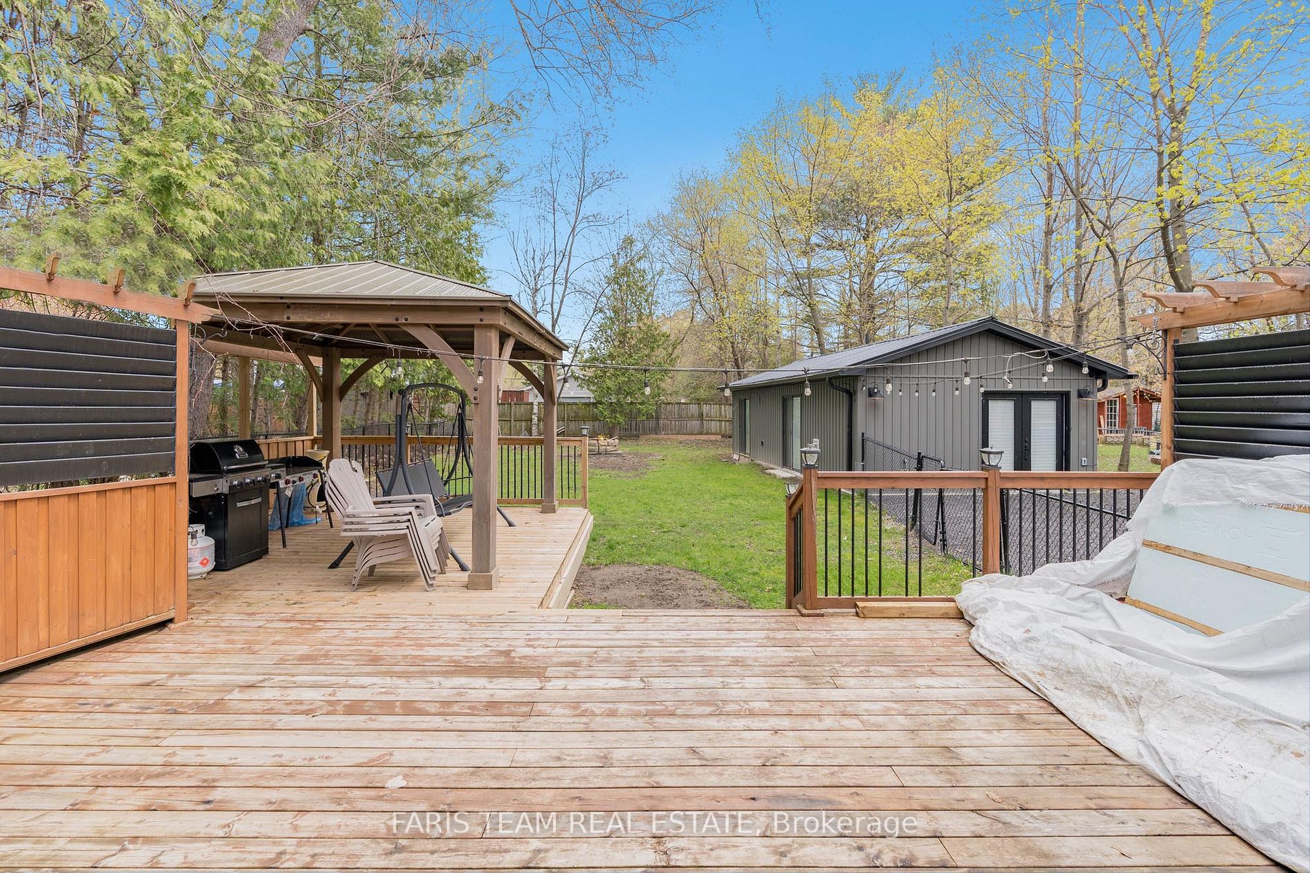 2041 Lilac Dr