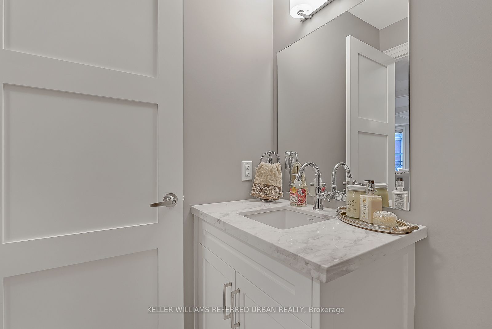 9972 Keele St, #0