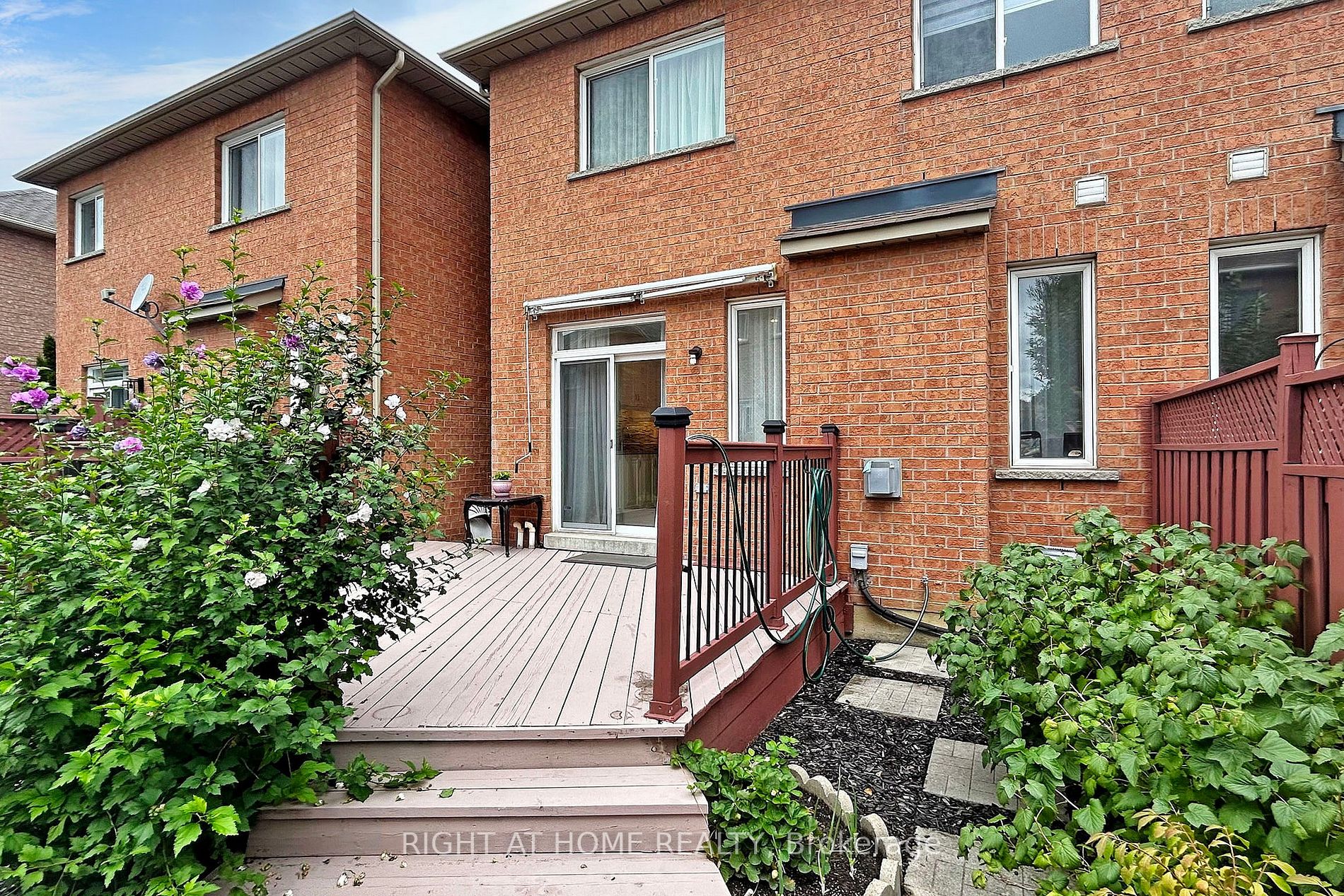 152 Dolce Cres