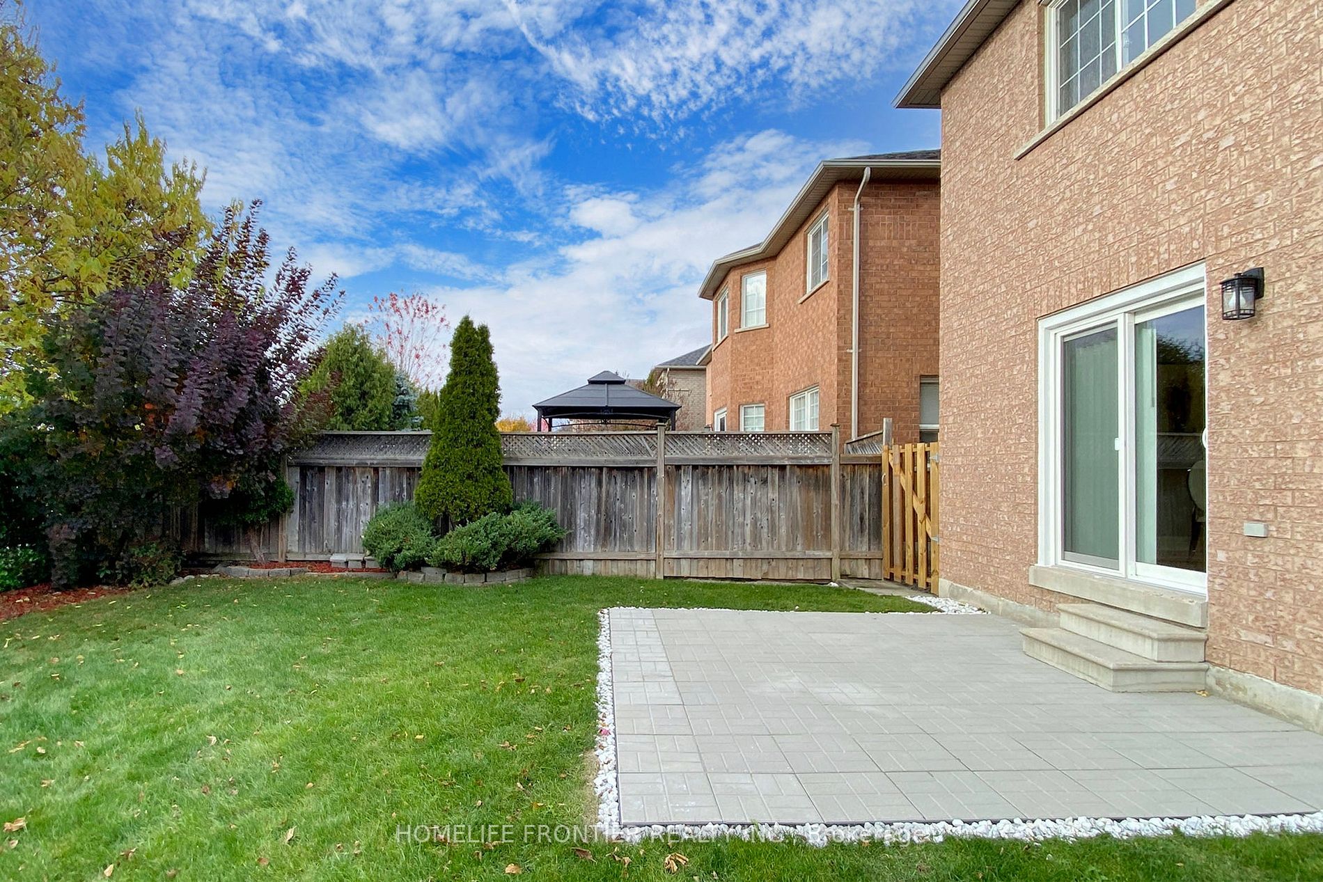 10 Delattaye Ave