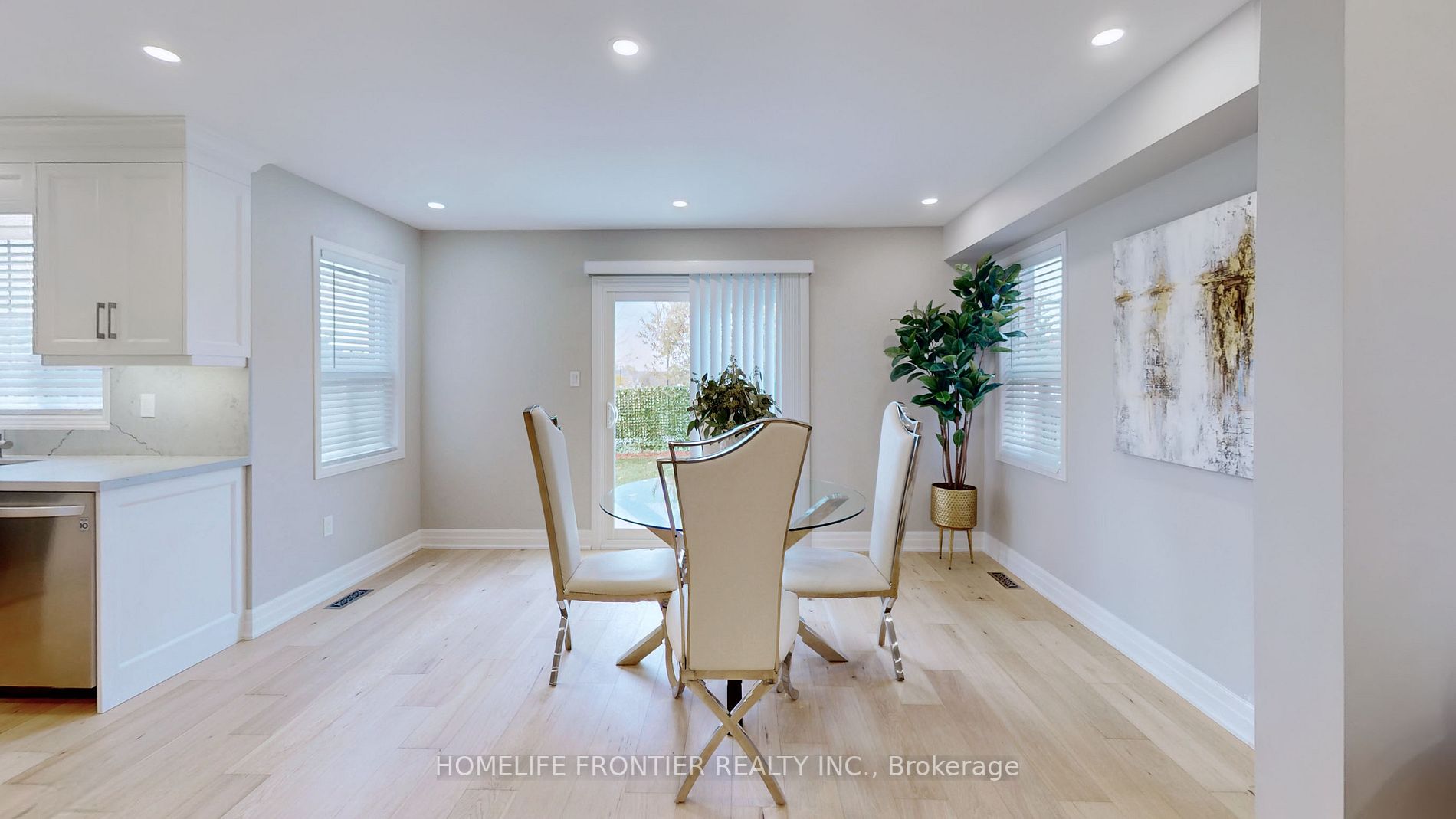10 Delattaye Ave