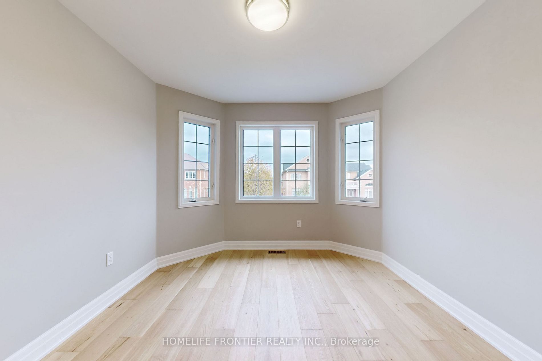 10 Delattaye Ave