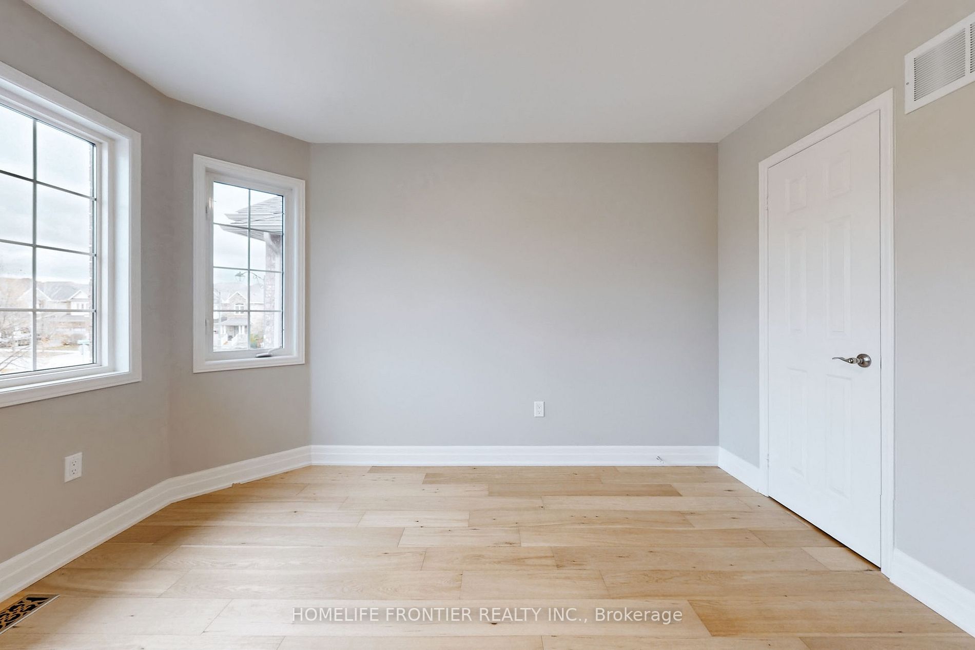 10 Delattaye Ave
