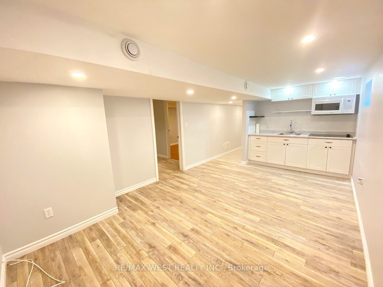 20 Britannia Ave, #Bsmt