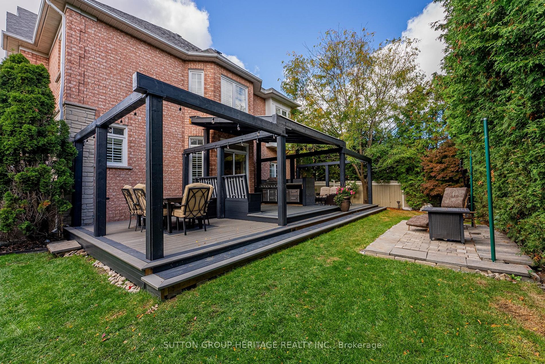 39 Legacy Dr