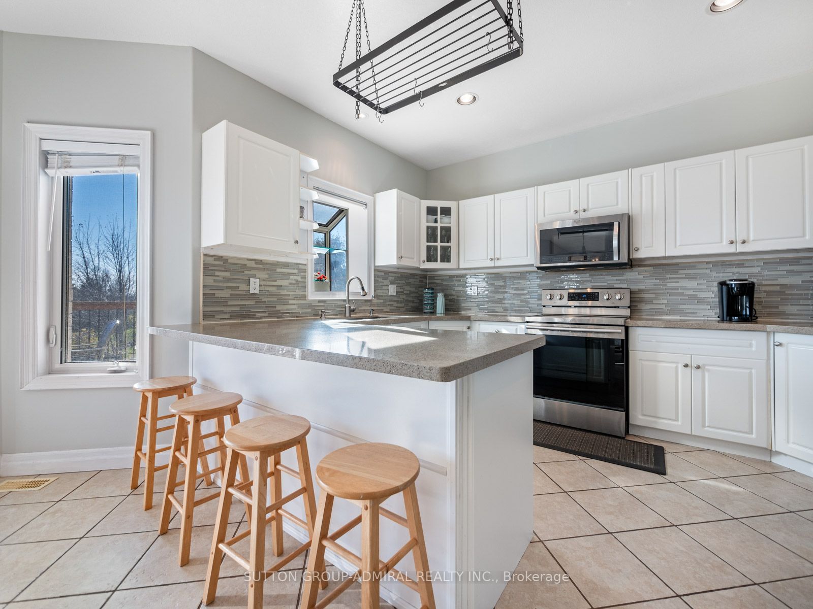31 Grandview Cres
