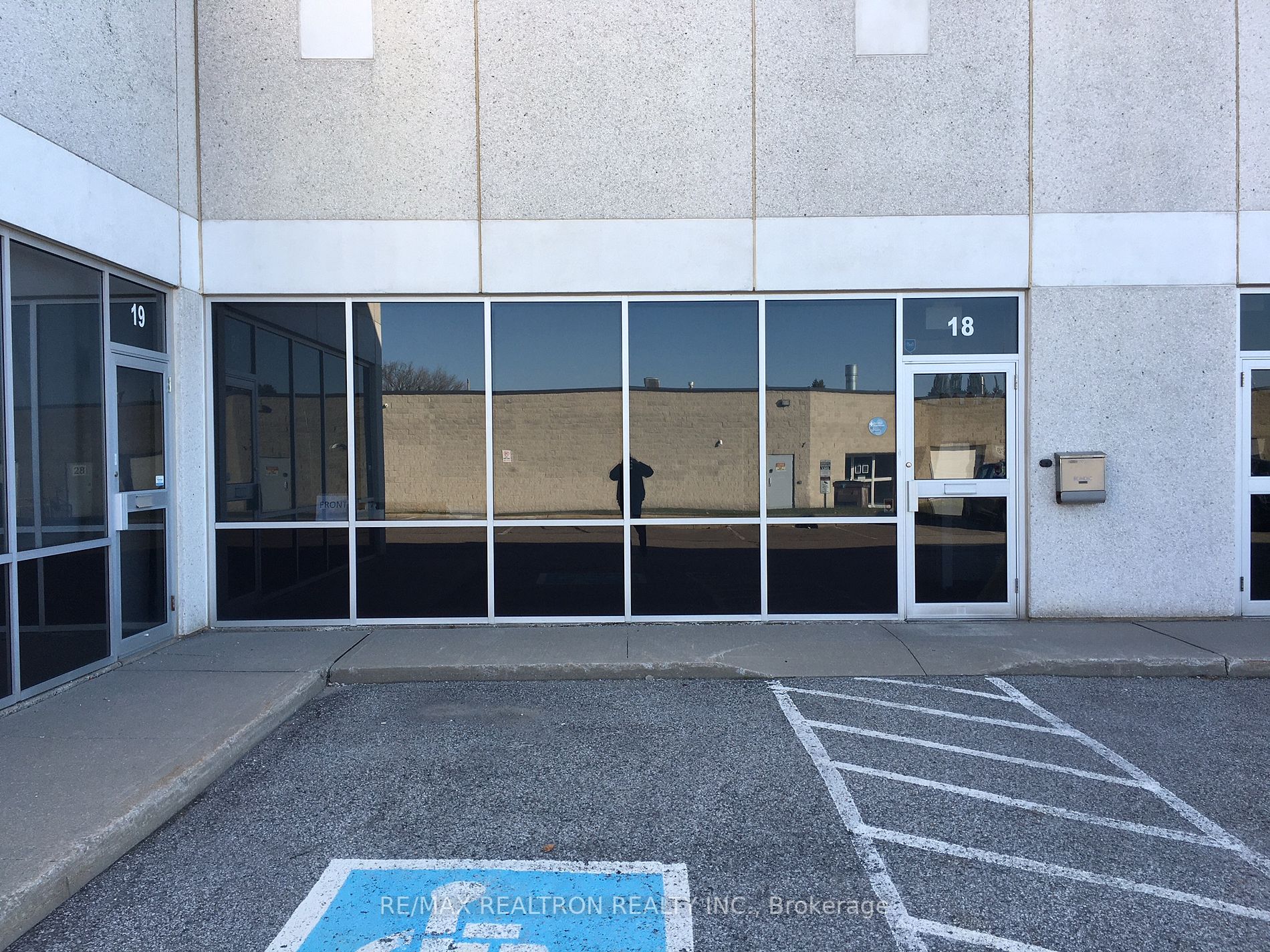 235 Industrial Pkwy S, #18