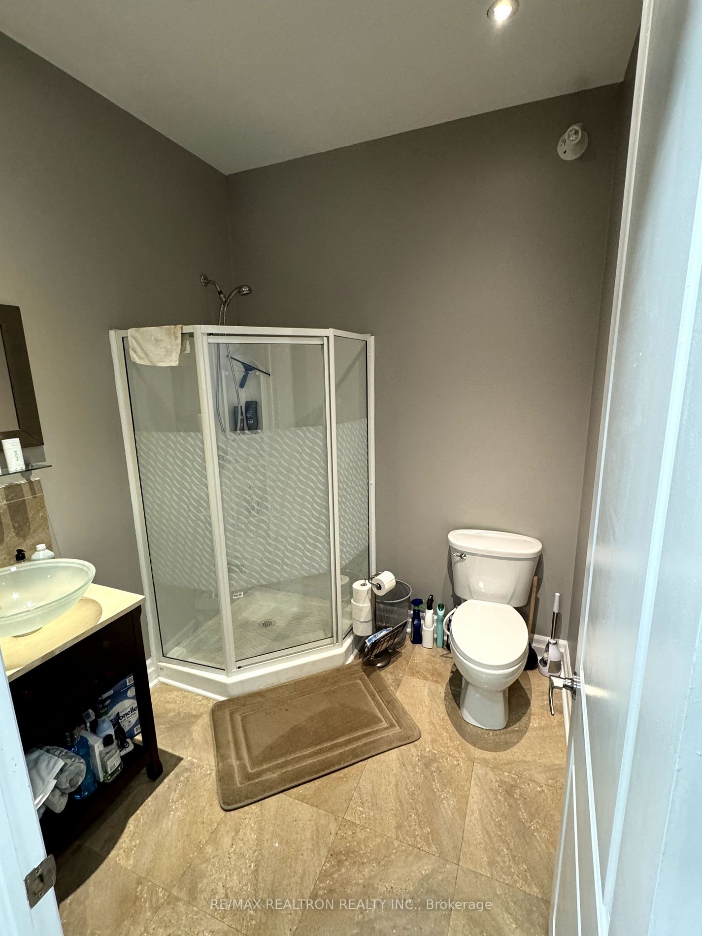 235 Industrial Pkwy S, #18