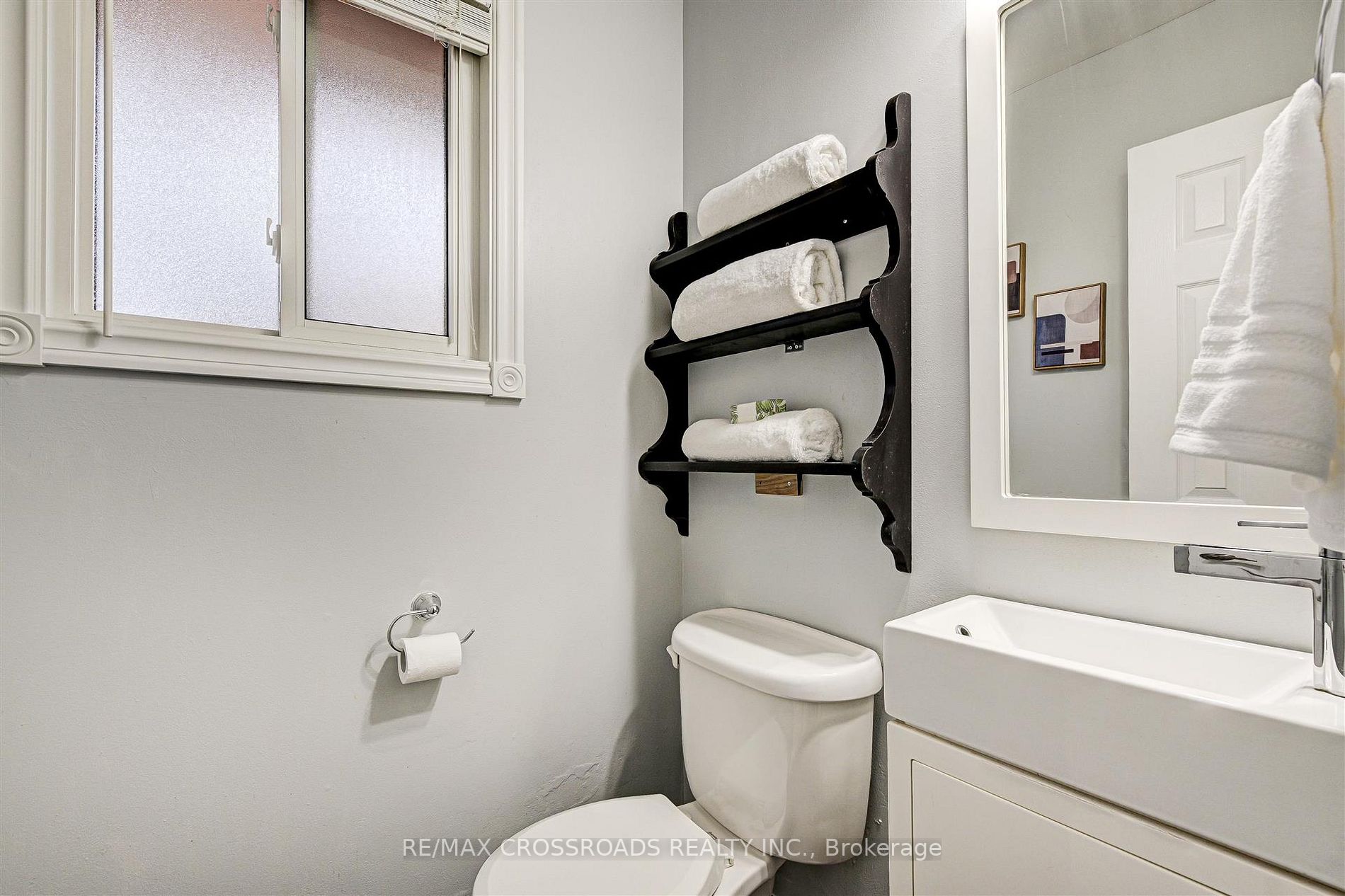 214 Collings Ave
