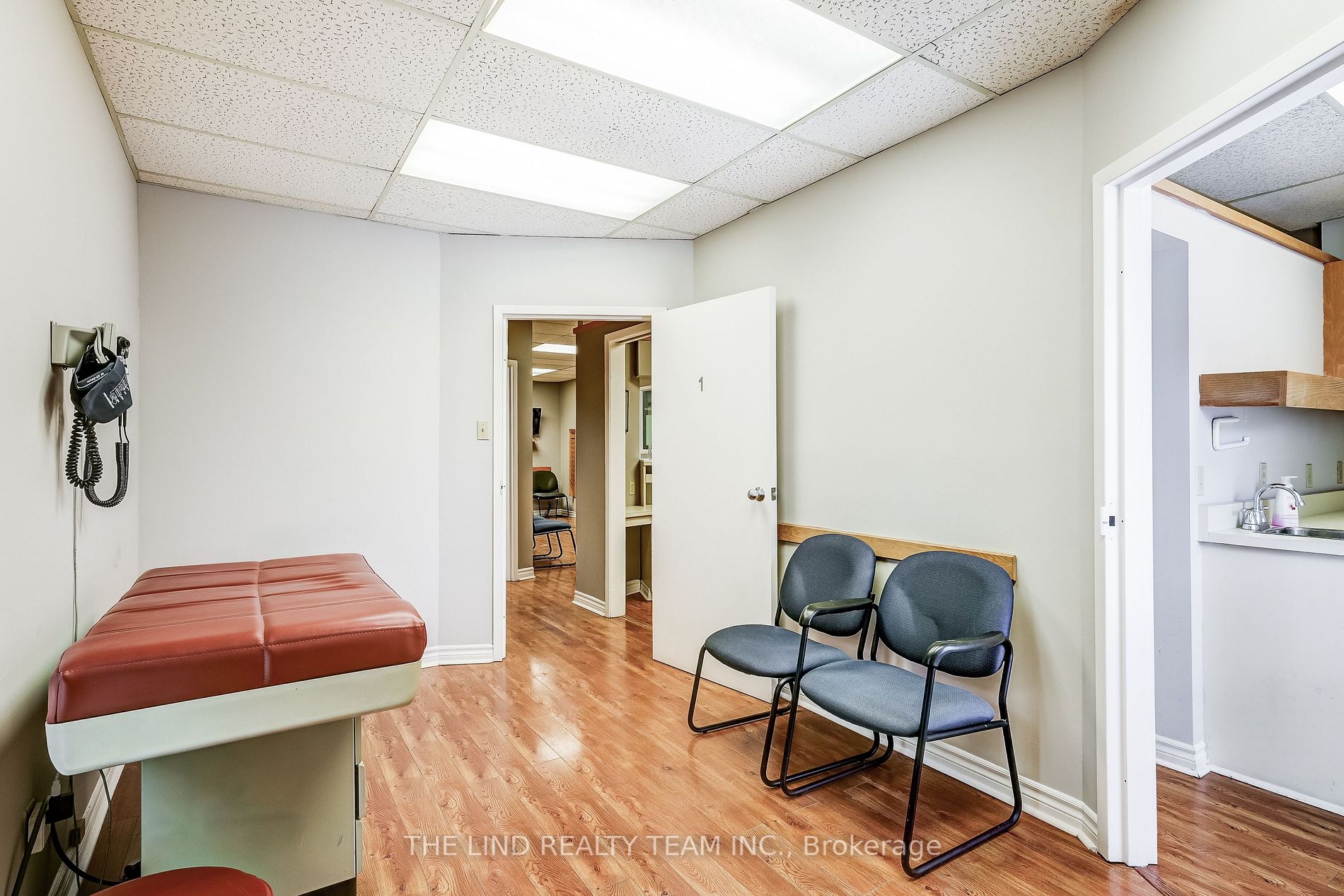 15017 Yonge St, #201