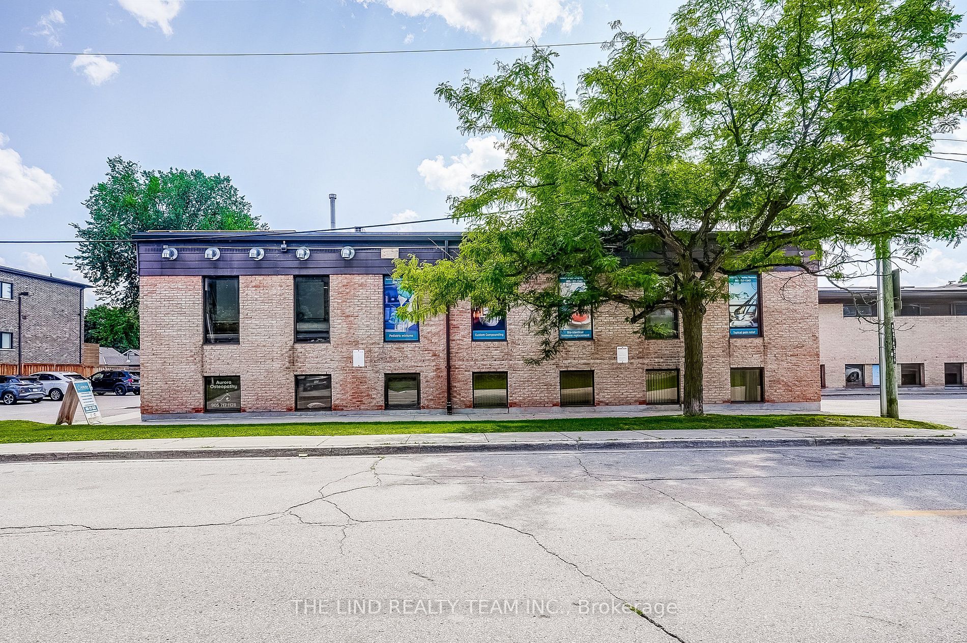 15017 Yonge St, #201