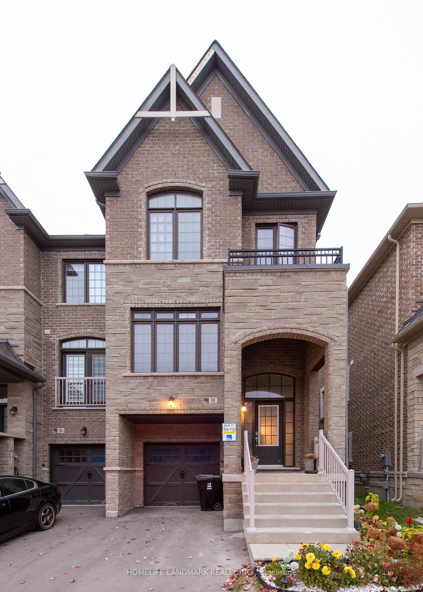 98 Farooq Blvd