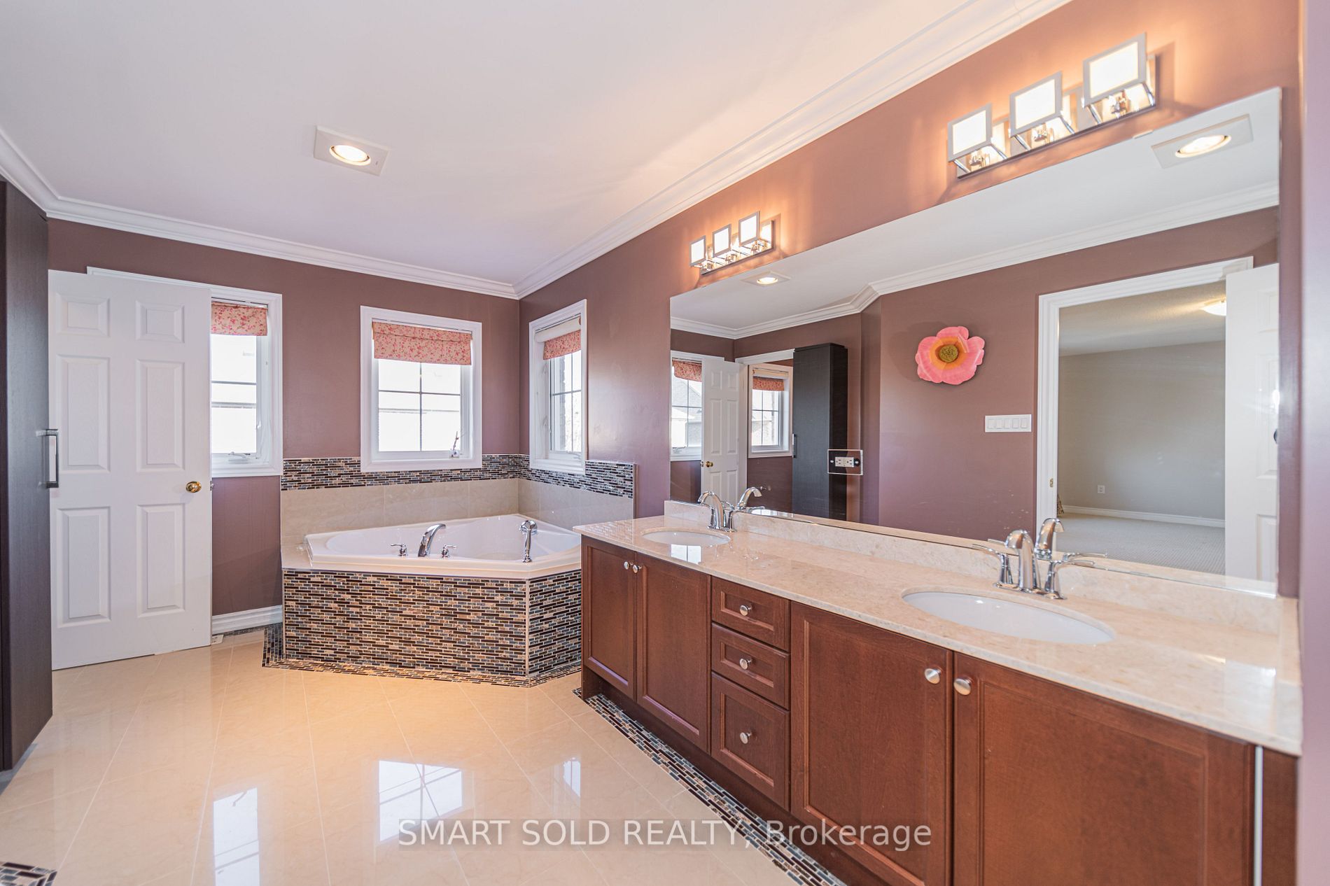 61 Herbert Wales Cres